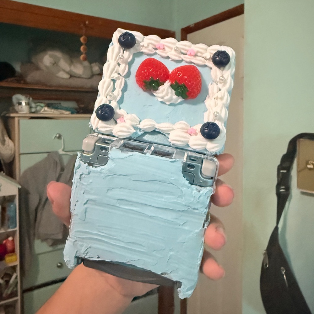 Decorative Blue Gameboy SP Case with Strawberry Design